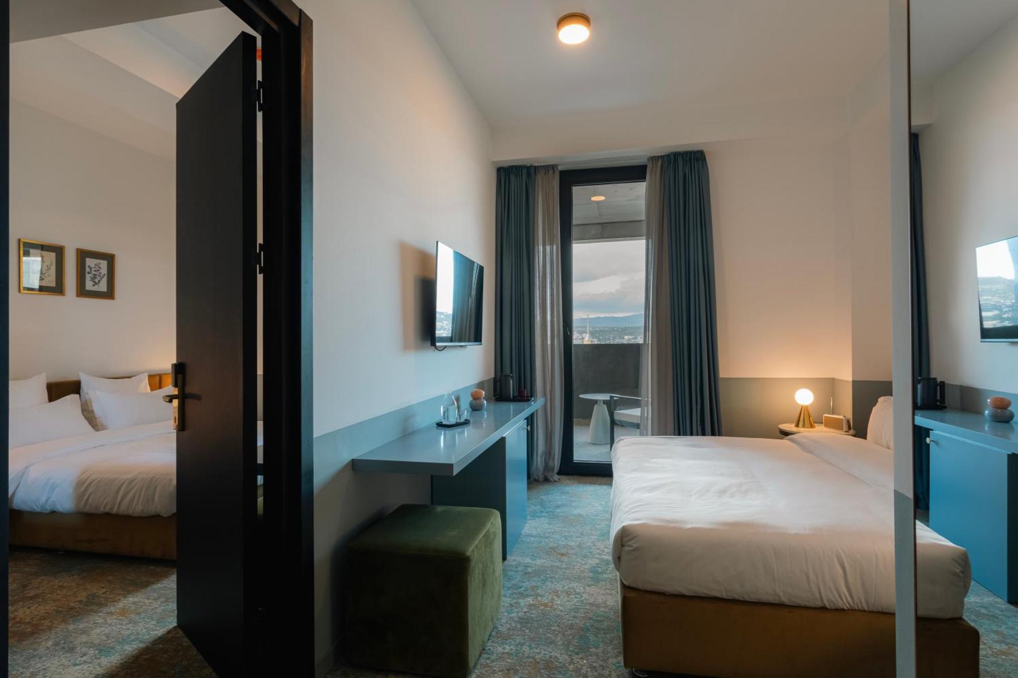 Castor & Pollux Hotel Tbilisi ภายนอก รูปภาพ