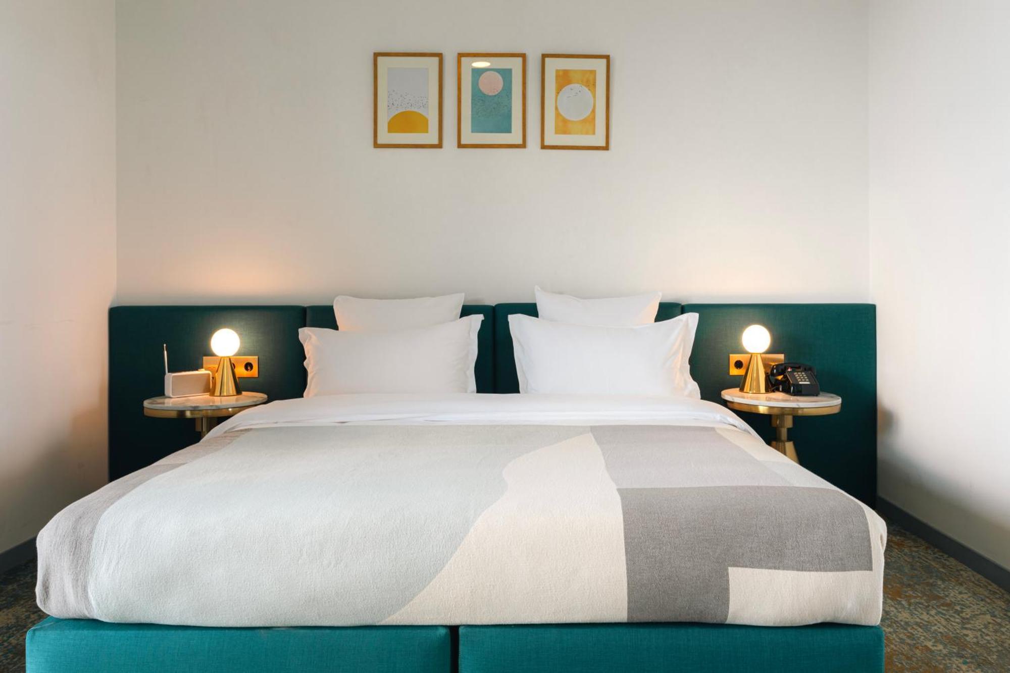 Castor & Pollux Hotel Tbilisi ภายนอก รูปภาพ