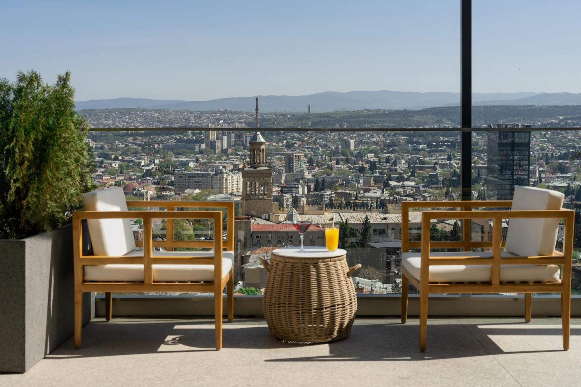 Castor & Pollux Hotel Tbilisi ภายนอก รูปภาพ